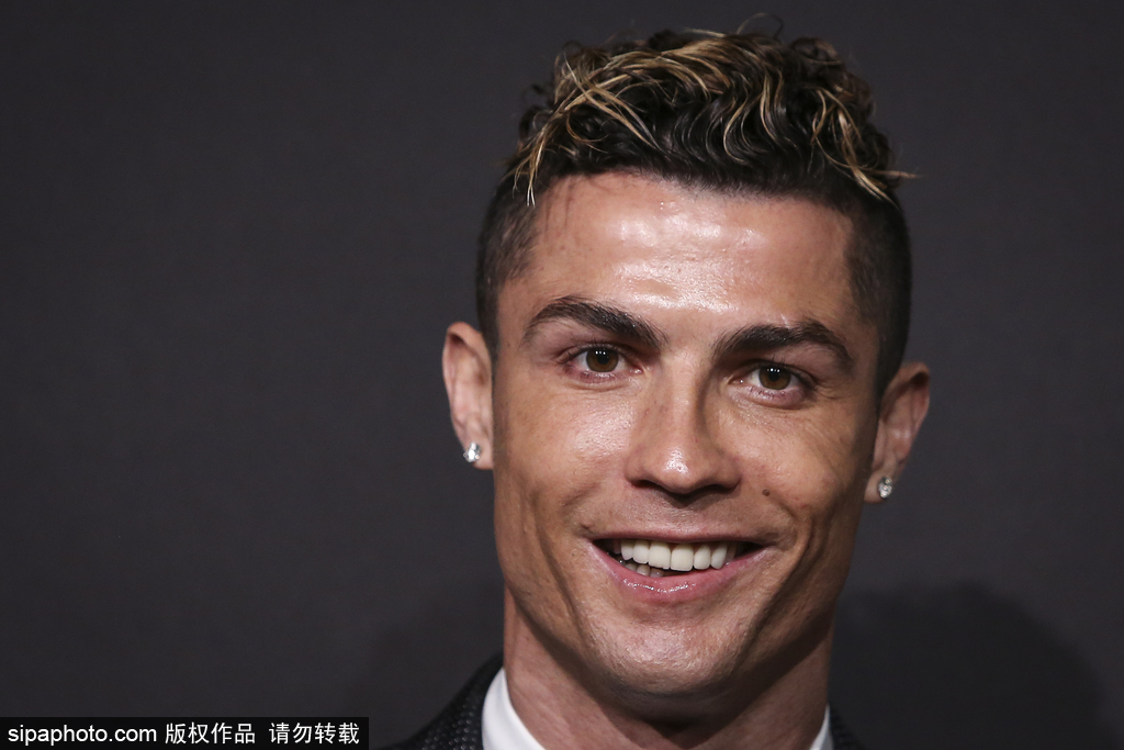 杰伦·约翰逊赛季第6次三双&生涯8次，创老鹰队史最多纪录（杰伦-约翰逊本季第6次斩获三双，生涯累计8次，改写老鹰队史三双最多纪录）