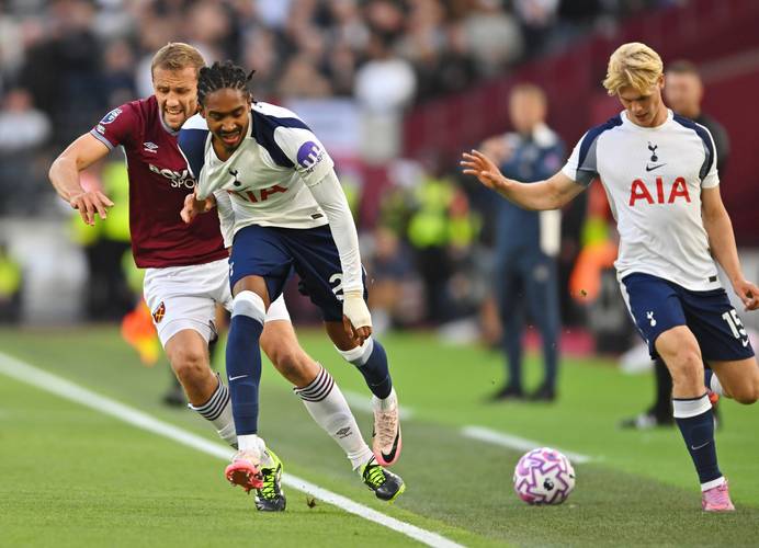 队报：里昂以750万签下捷克国脚攻击手舒尔茨（队报称里昂斥资750万欧引进捷克国脚前锋舒尔茨）