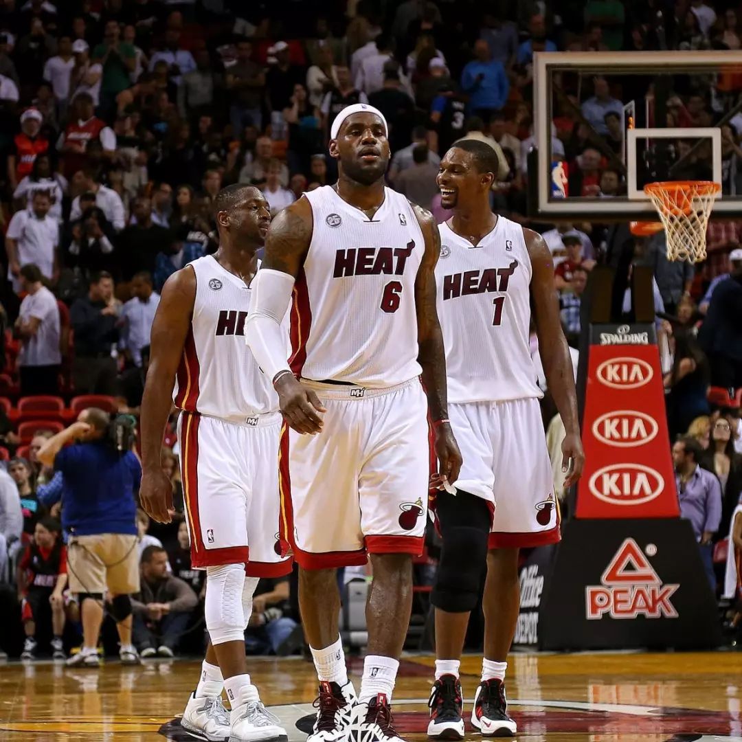 英超战报：曼城2-1战胜切尔西,（英超快讯：曼城2比1力克切尔西）