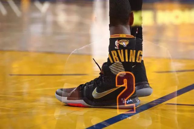 官方：巴萨女足中场邦马蒂荣获年度最佳女子球员（官方：巴萨女足中场邦马蒂当选年度最佳女足球员）