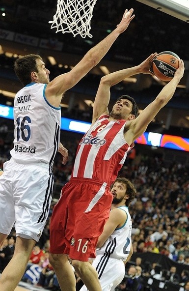 太阳主帅：布克已恢复训练，正朝着好的方向发展（太阳主帅：布克已重返训练，恢复进展积极）