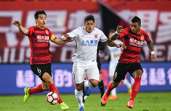 6胜20负！泰伦·卢：我不认为我们很软，是其他队更快、更高大（6胜20负惨淡开局，泰伦·卢：我们不软，只是对手更快更高）