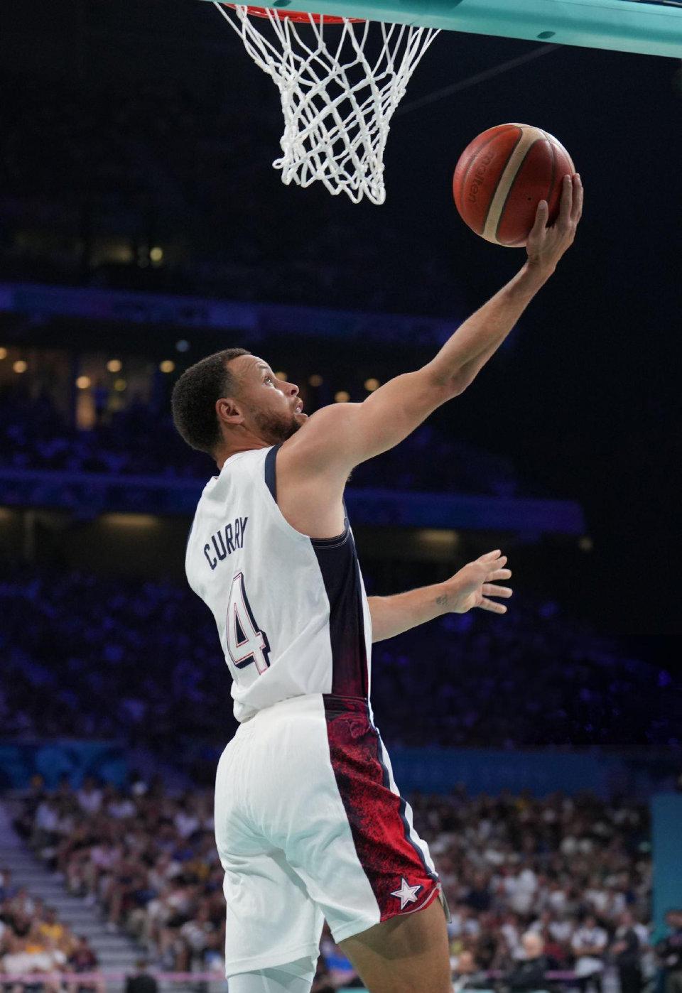 申花出征亚冠：六外援携手出战广岛，斯卢茨基誓言全力以赴（申花远征亚冠：六外援齐上阵对垒广岛，斯卢茨基承诺全力以赴）