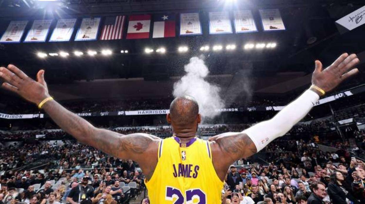 埃基蒂克：有时候我没有进球和助攻，但会用跑动来让队友进球（埃基蒂克：即便没有进球或助攻，也会用跑动为队友创造破门机会）