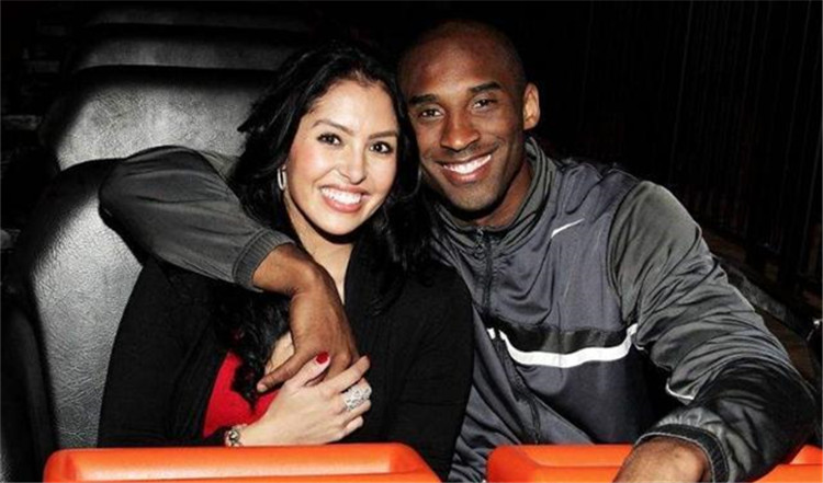 上任后首次露面，国足新帅邵佳一现场观战中国U22vs越南U22（履新首秀！国足新帅邵佳一现场考察中国U22对阵越南U22）