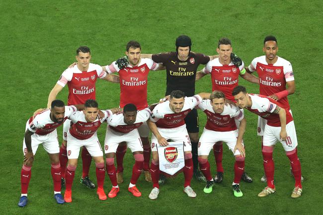 官方：刘殿座当选2025赛季中超最佳守门员，本赛季中超实现10次零封（官方宣布：刘殿座荣膺2025赛季中超最佳门将，本季斩获10场零封）