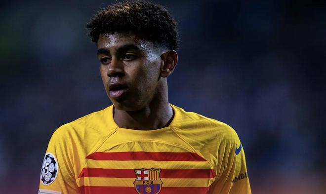 卡马文加宣布在安哥拉开办足球学院：回馈祖国对我的培养（卡马文加在安哥拉设立足球学院，以行动回报祖国栽培）