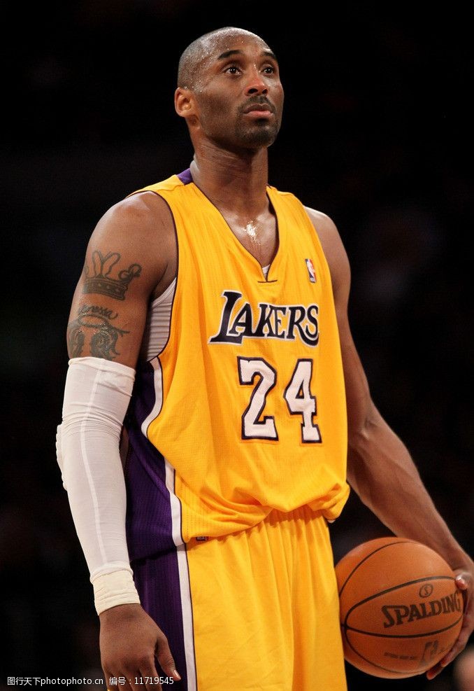 国脚助攻完成制胜球，球迷沸腾（国脚妙传造就制胜一球，球迷沸腾）