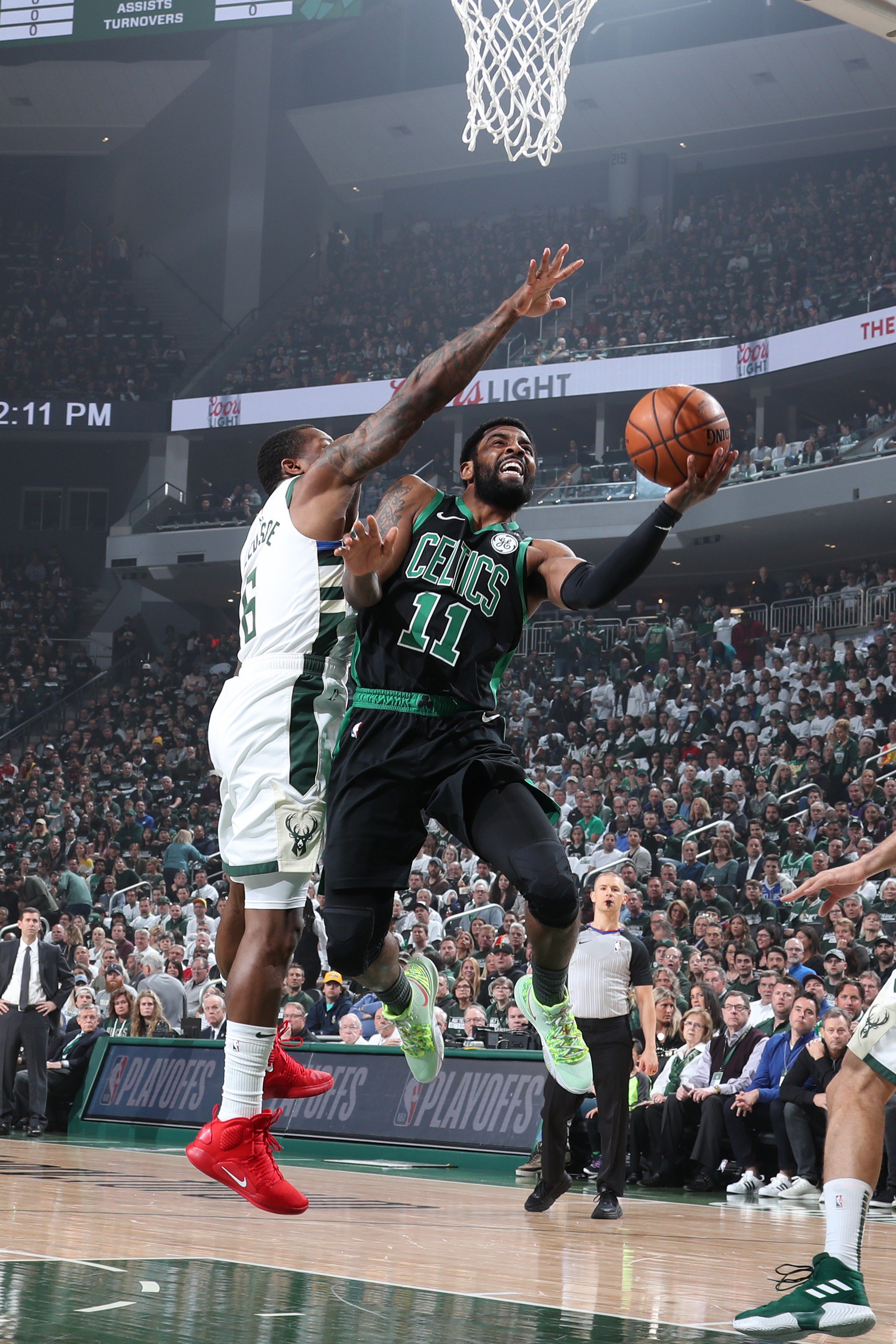 萨拉赫离队传闻再起，利雅得新月一月欲低价求购（萨拉赫再陷转会风波，利雅得新月拟于一月压价出手）