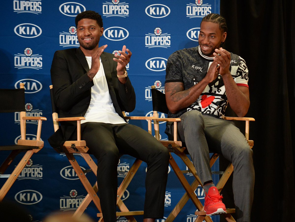 中国男子冰壶队在冬奥会资格赛中连胜两场，即将迎战新西兰和韩国，展现强大实力，期待继续拼搏。（中国男子冰壶队冬奥资格赛两连胜，强势迎战新西兰与韩国，继续冲击佳绩）