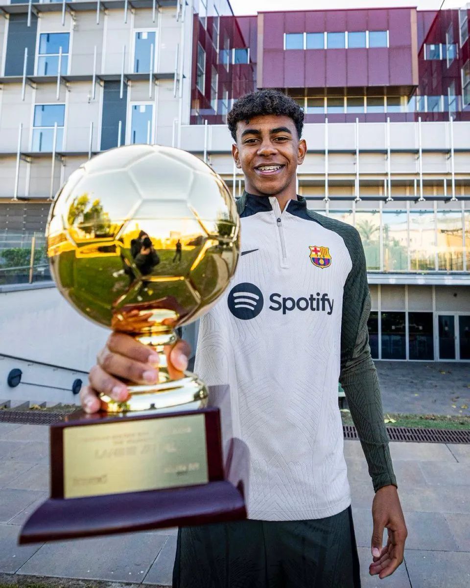 曼城主帅瓜迪奥拉盛赞哈兰德：10球成就“疯狂”（曼城主帅瓜迪奥拉：哈兰德10球表现堪称疯狂）