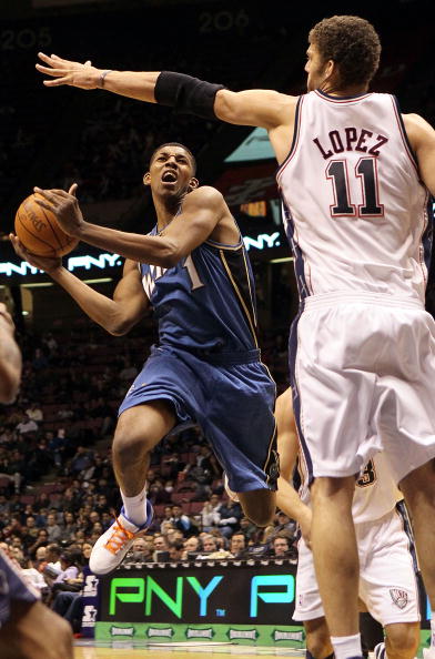 篮球NBA球队球员转会谈判进行中（NBA多队球员转会谈判正酣）