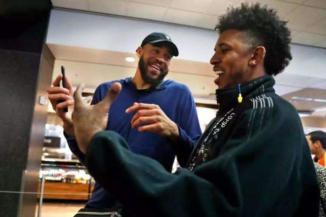 刷新得分生涯之夜！乔治20中12得到39分6篮板8助攻（乔治20投12中轰39分6板8助，上演生涯之夜）