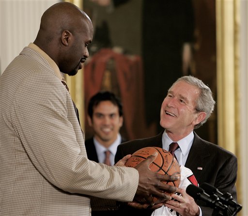 伦纳德空砍21分&哈登带伤命中4三分，难阻快船4连败（伦纳德21分难救主，哈登带伤飙4记三分仍难挡快船四连败）