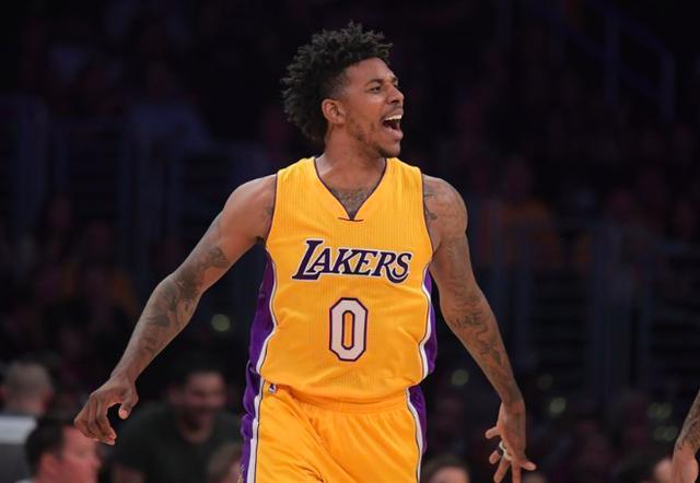 中超赛程更新：关注榜首之争,（中超赛程调整：榜首之争成焦点）