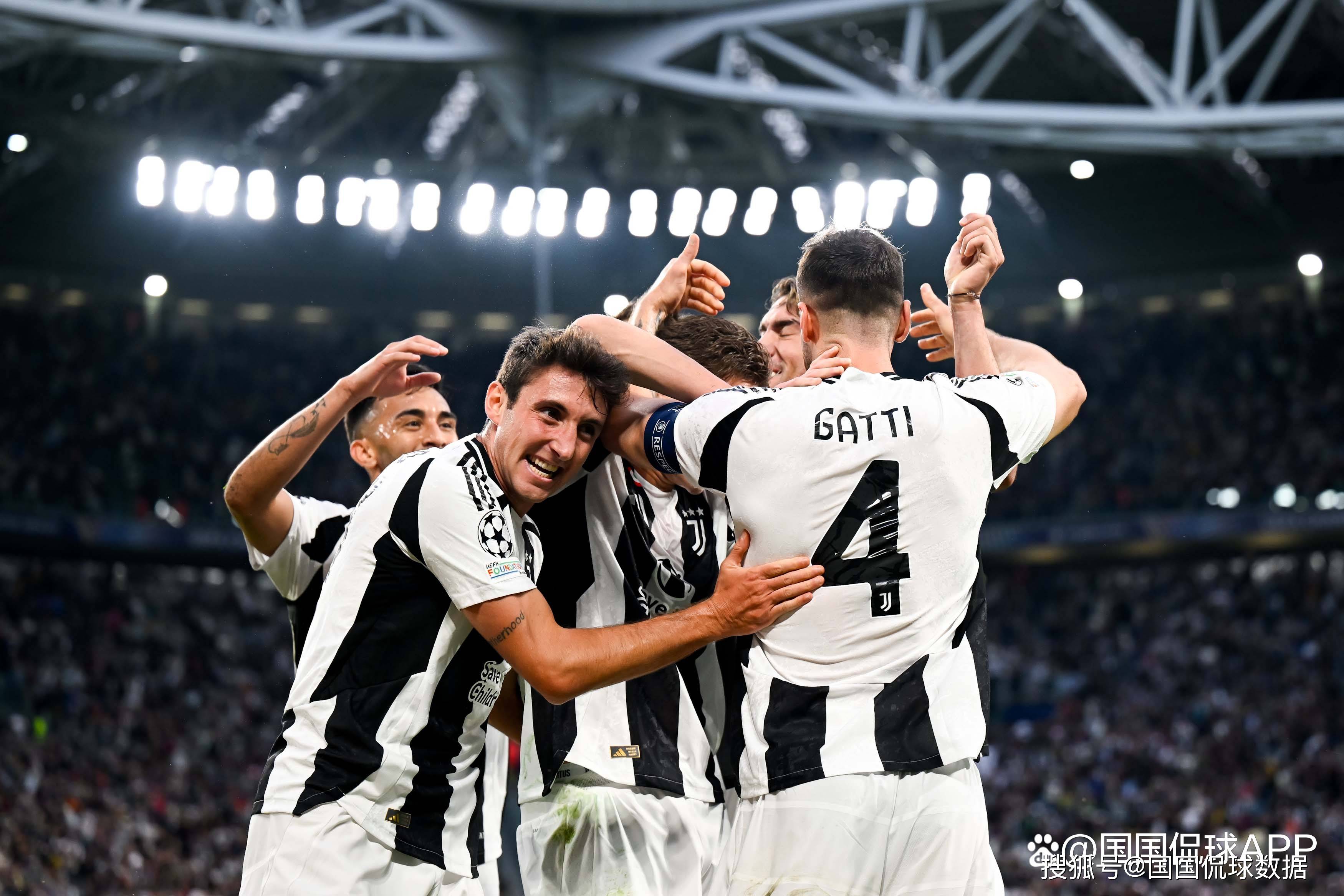 全国第十二届残疾人运动会：辽宁选手刘爽赛艇赛场连夺两金（辽宁选手刘爽在全国第十二届残运会赛艇项目连摘两金）