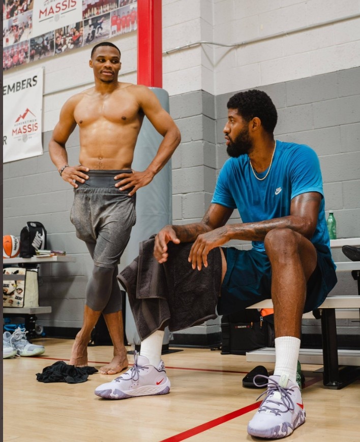 复古？多特球迷提议将球队队徽换回上世纪曾使用过的经典风格（多特球迷建议球队恢复上世纪经典队徽）