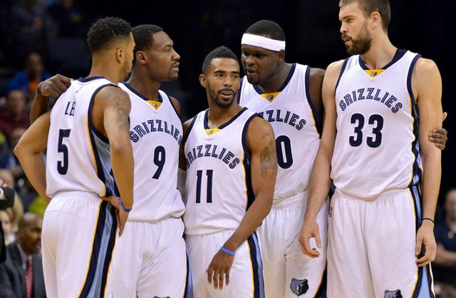 吴艳妮全运会摘银泪洒颁奖台，回应网友质疑（全运会夺银后泪洒领奖台，吴艳妮回应网友质疑）