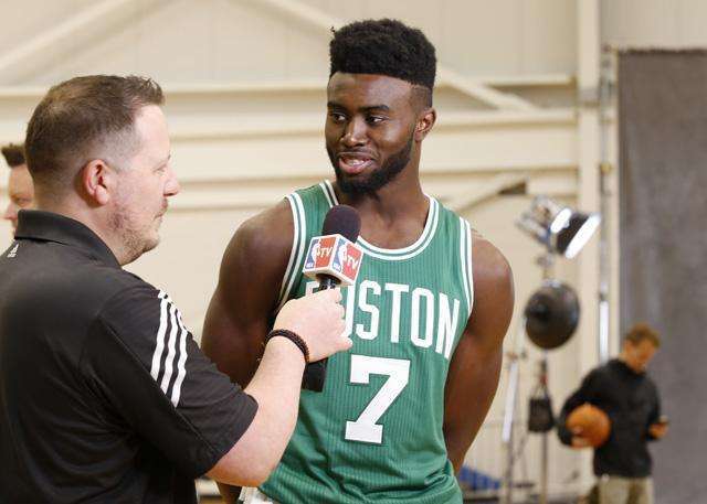 伊朗足协发言人：因美国拒发签证，将不会出席世界杯抽签仪式（因美方拒签，伊朗足协代表将缺席世界杯抽签仪式）